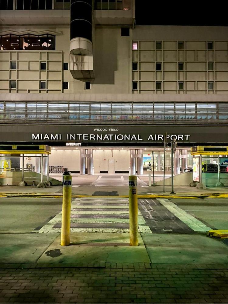 Private Rooms Close To Miami Airport - Free Parking - 01 Zewnętrze zdjęcie